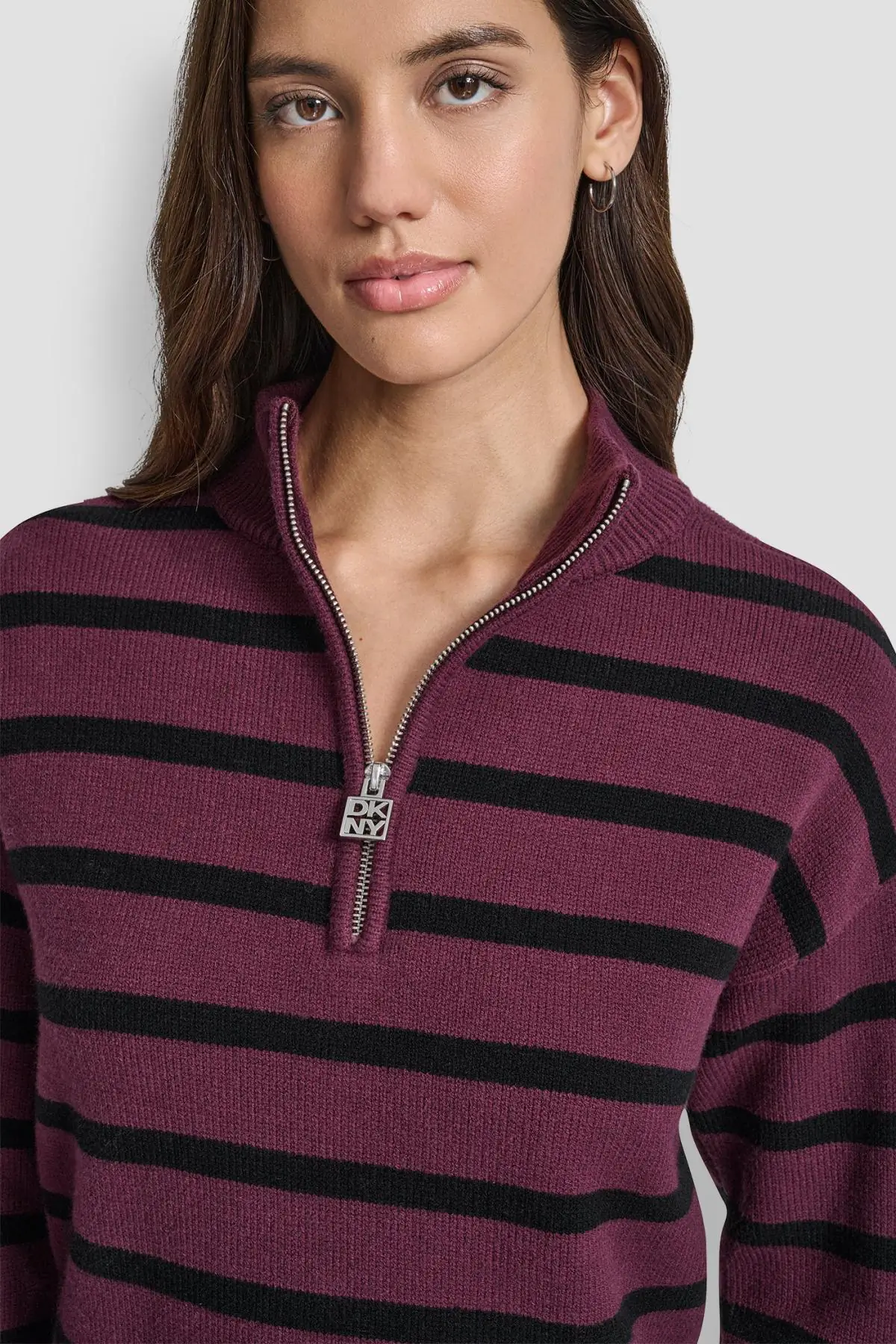 DKNYDJ15425_7_DJ5R0890_OG4_ALT2