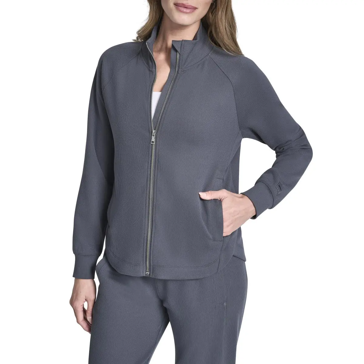 DKNYDP20525_9_DP6J9690_F4O_F