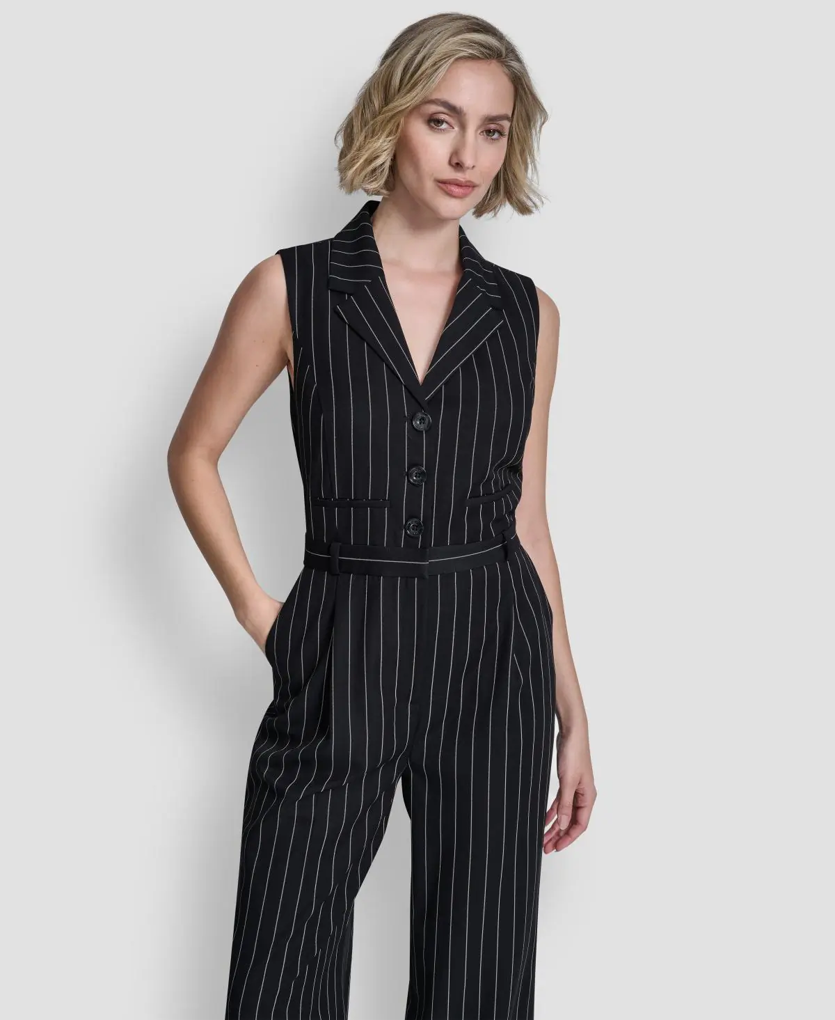 DKNYDU20925_44_UK5D7374_NTN_ALT1