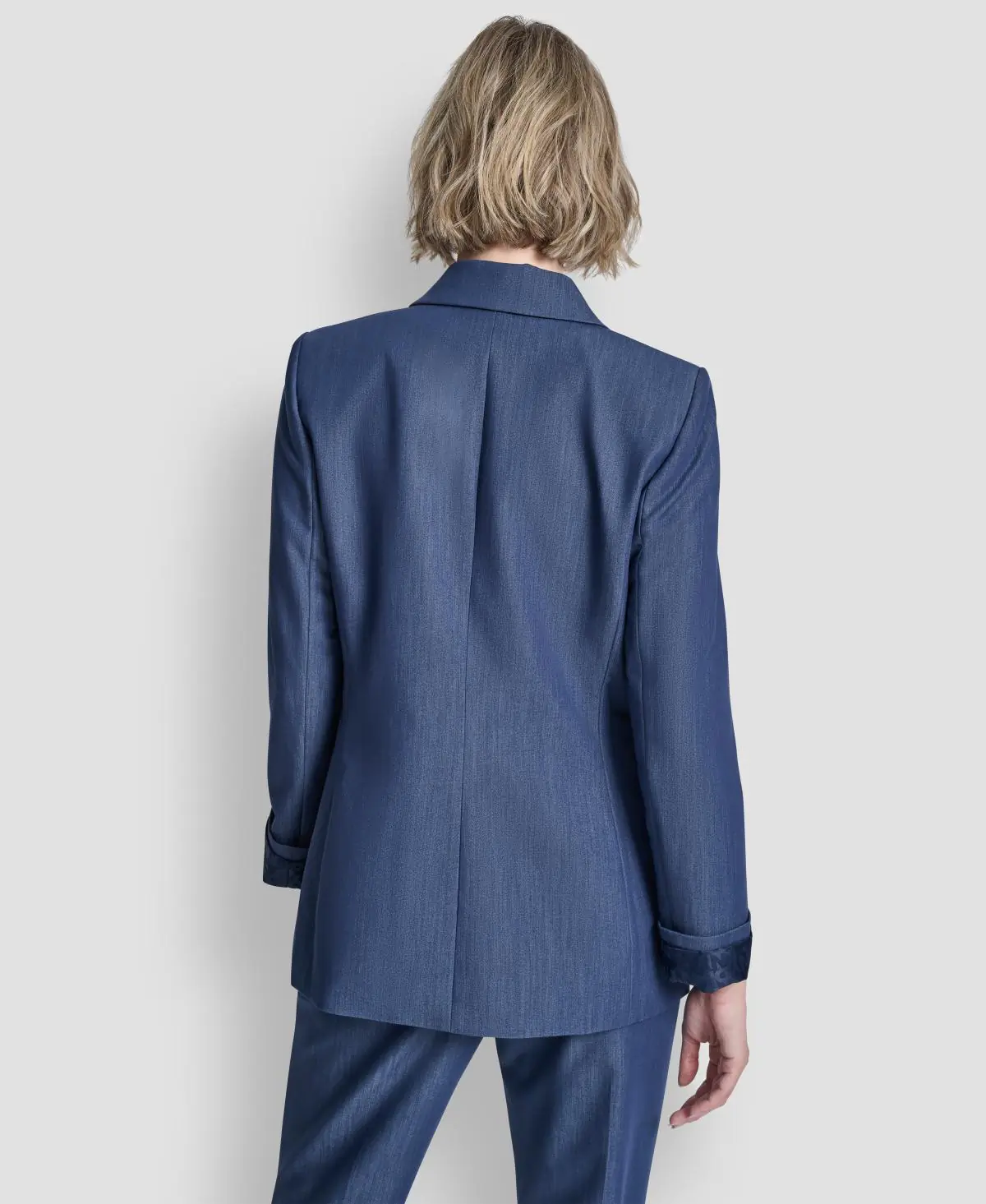 DKNYDU20925_4_UK5J3466_GDX_B