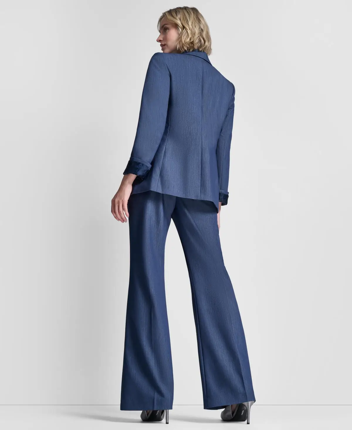 DKNYDU20925_50_UK5J3466_GDX_HEROb