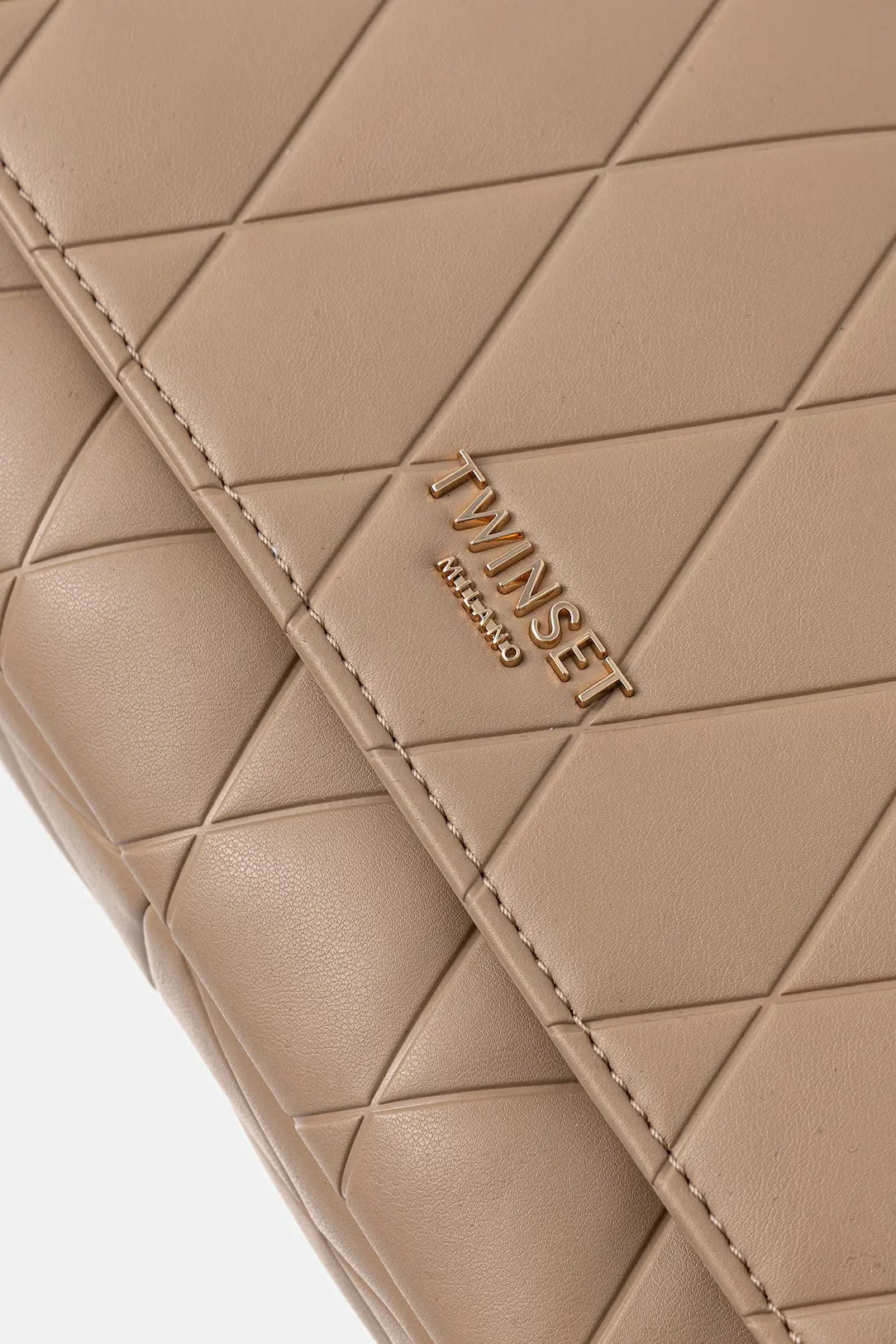 261TB7282 DELICATES 4