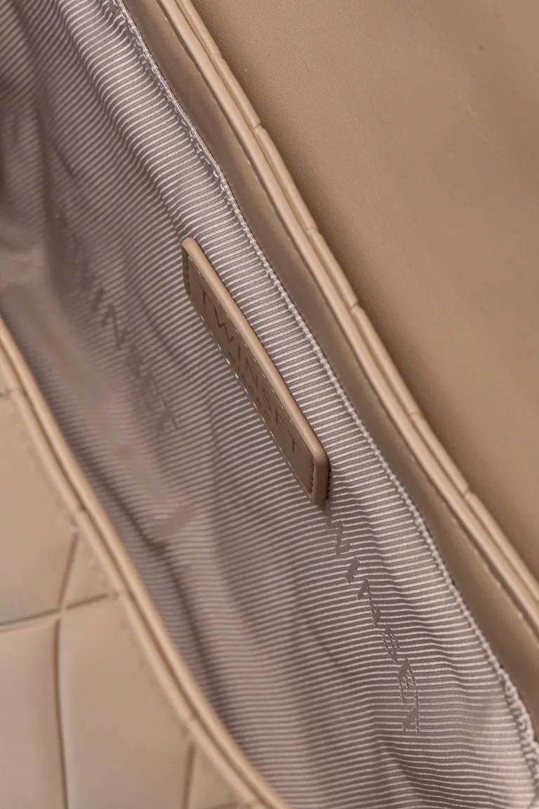 261TB7282 DELICATES 5