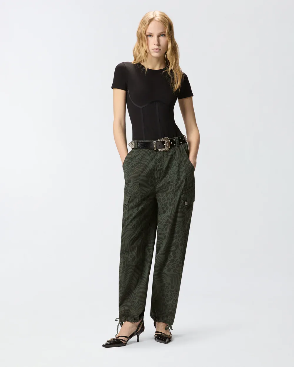 106487A36IZ9900101_2