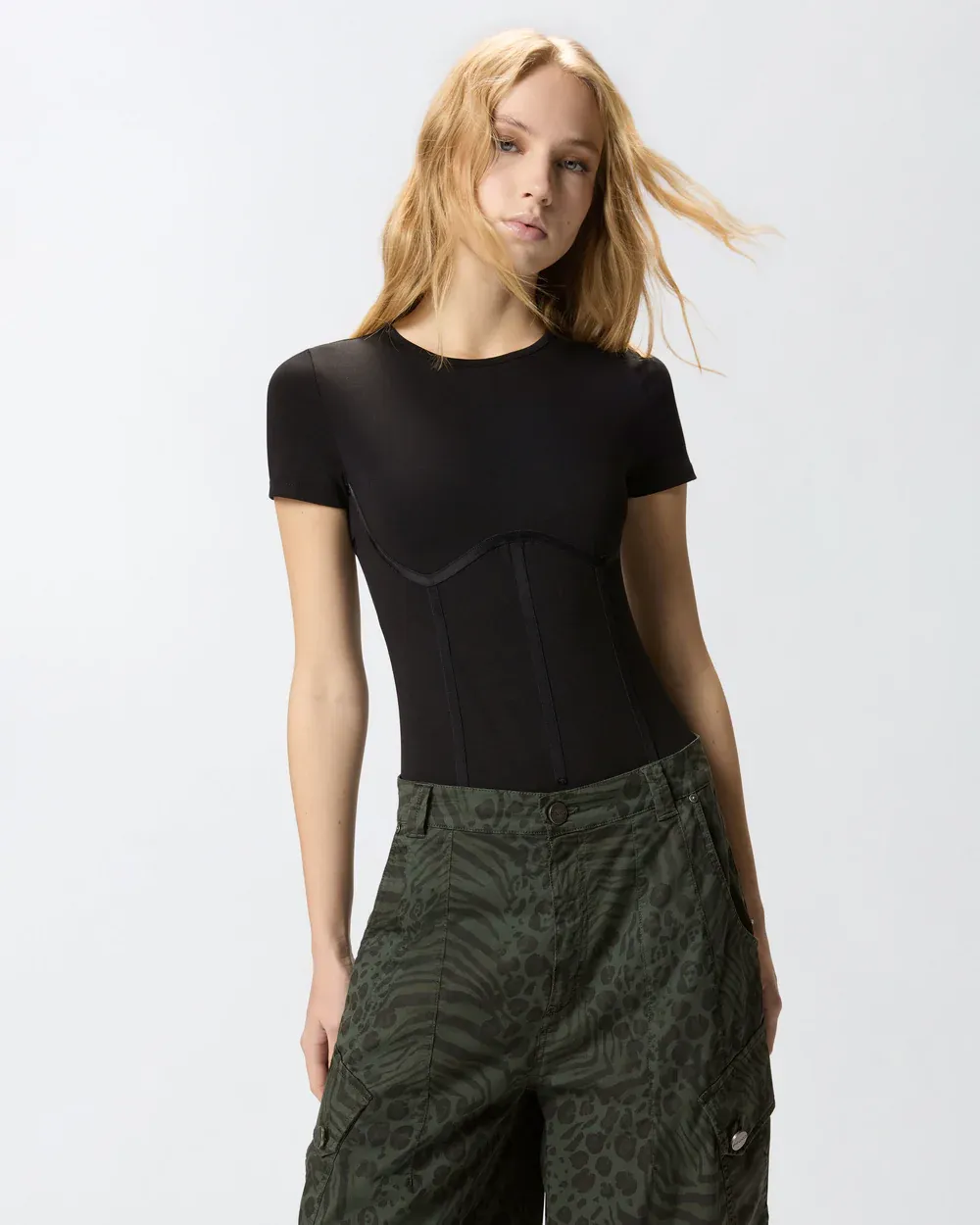 106487A36IZ9900101_1