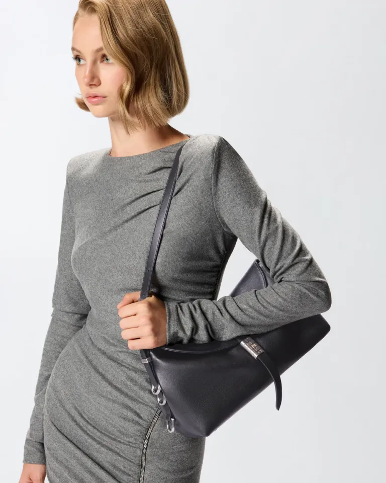 105049A1ZXZ99E00001_5