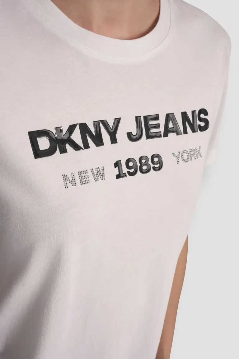 DKNYDJ25125_11_DJ6T1747_WHB_ALT3