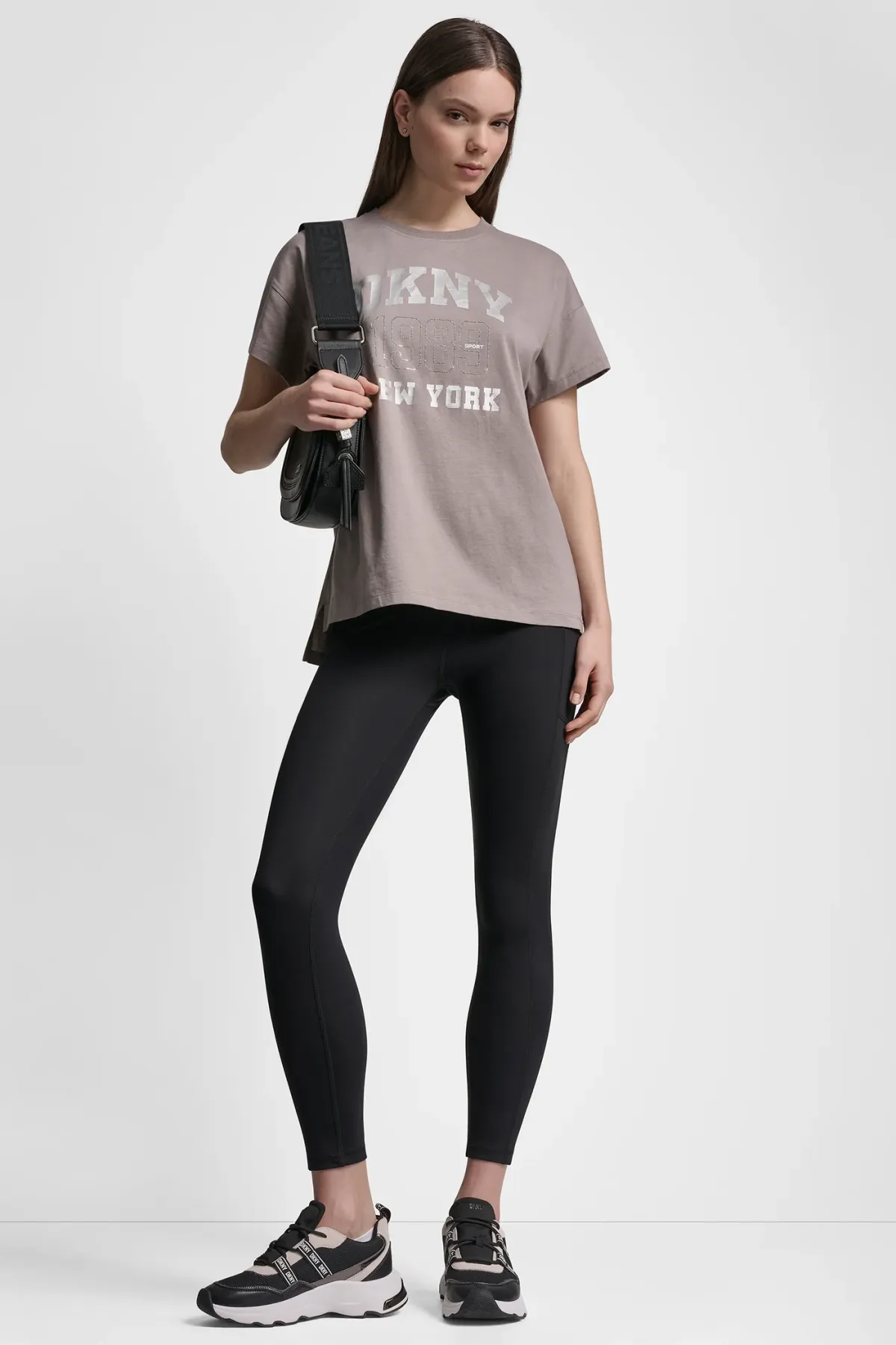 DKNYDP24125_10A_DP6T1580_MUR_RETAIL