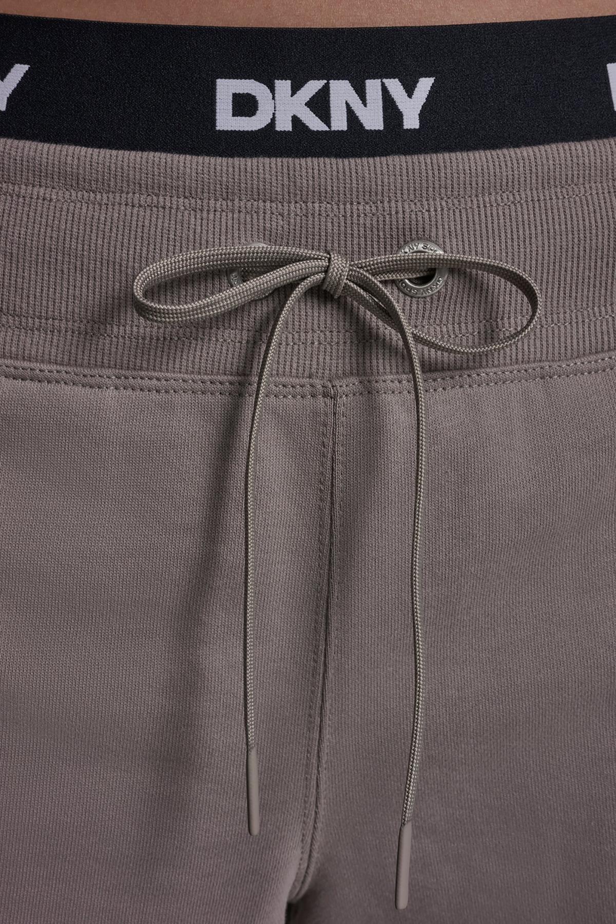 DKNYDP24225_55_DP6S5298_MUR_ALT3