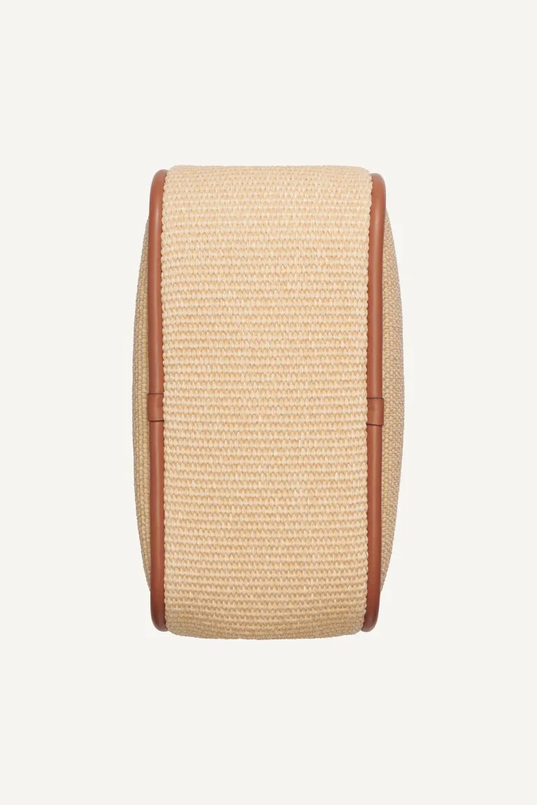 DKNYDH22425_61_R61CDK68_AR9_BTM