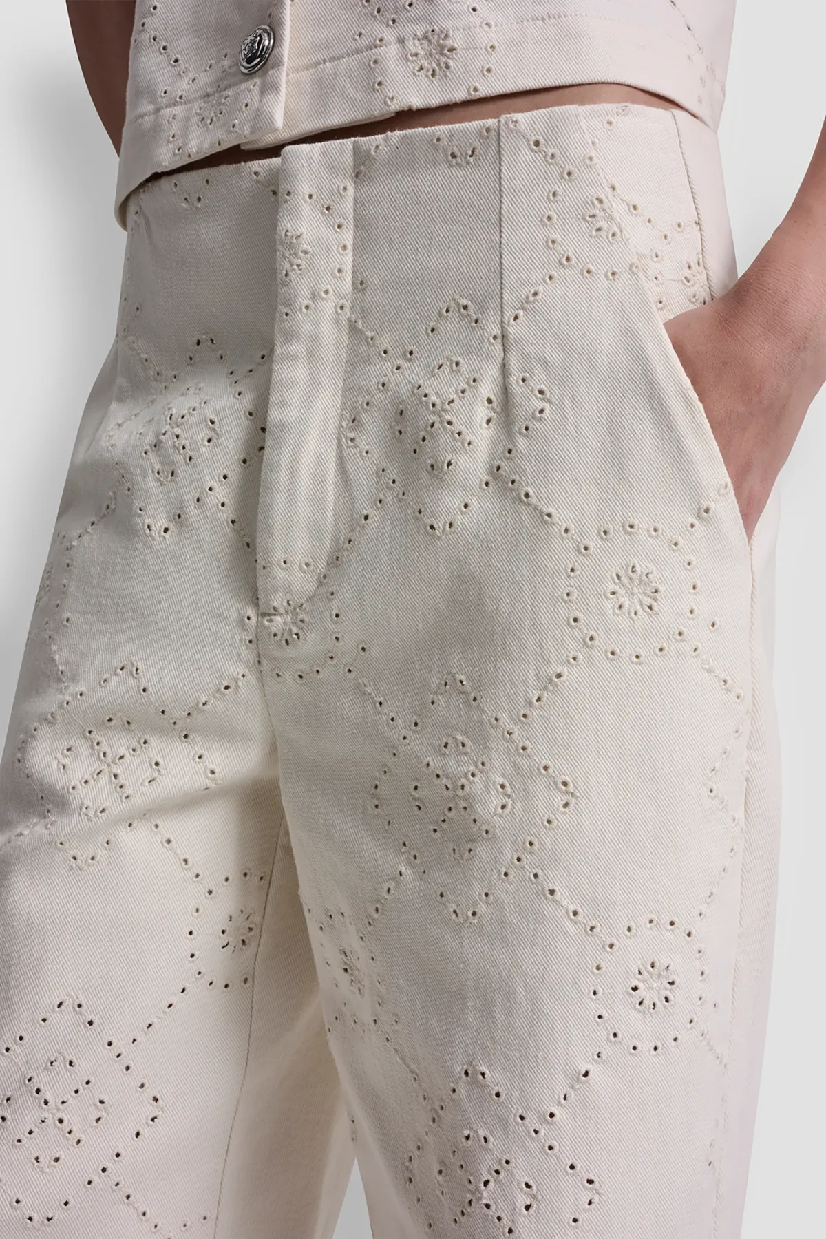 DKNYDJ24825_75_DJ6P3135_G0H_ALT2