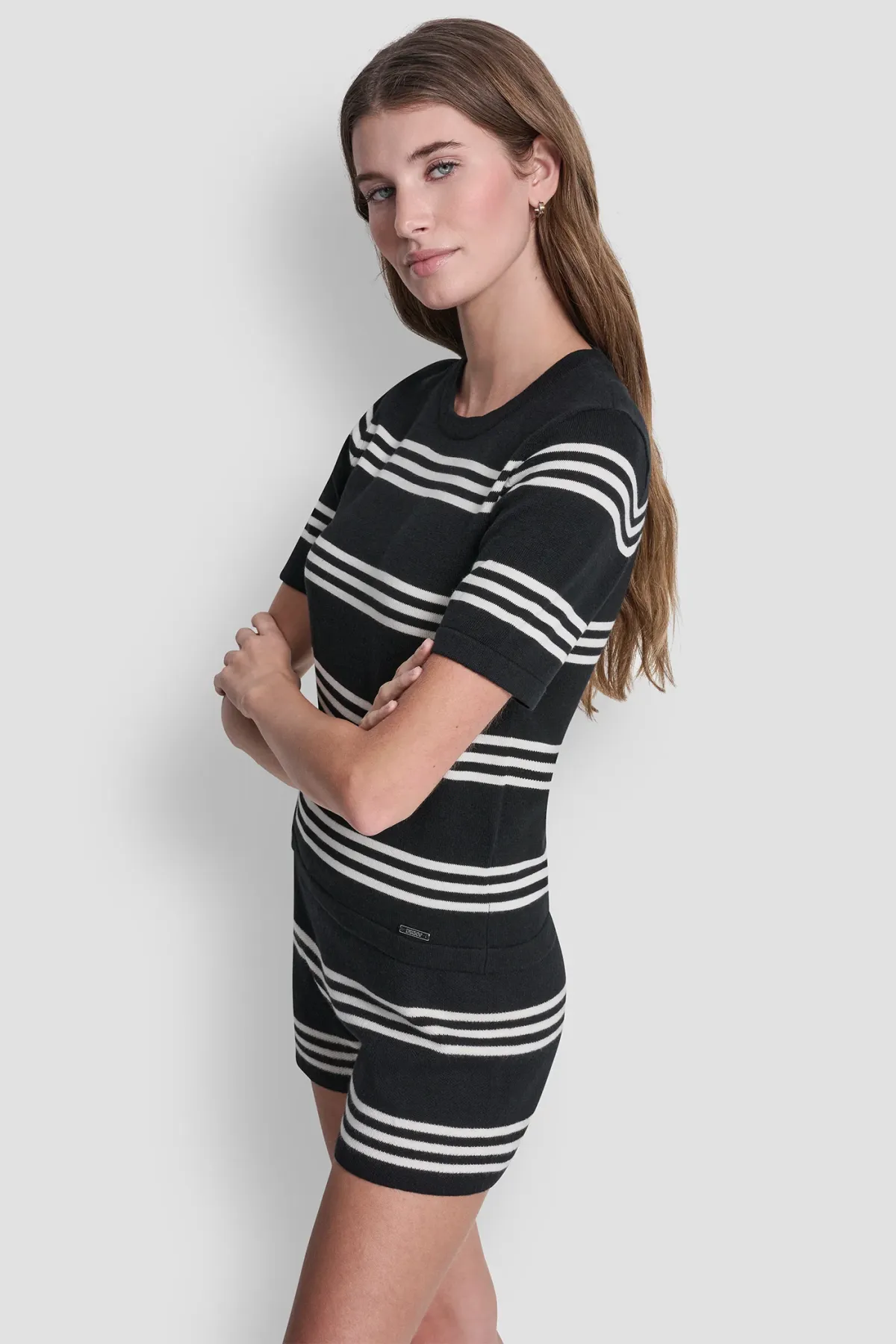 DKNYDJ24825_24_DJ6R0129_2L5_S