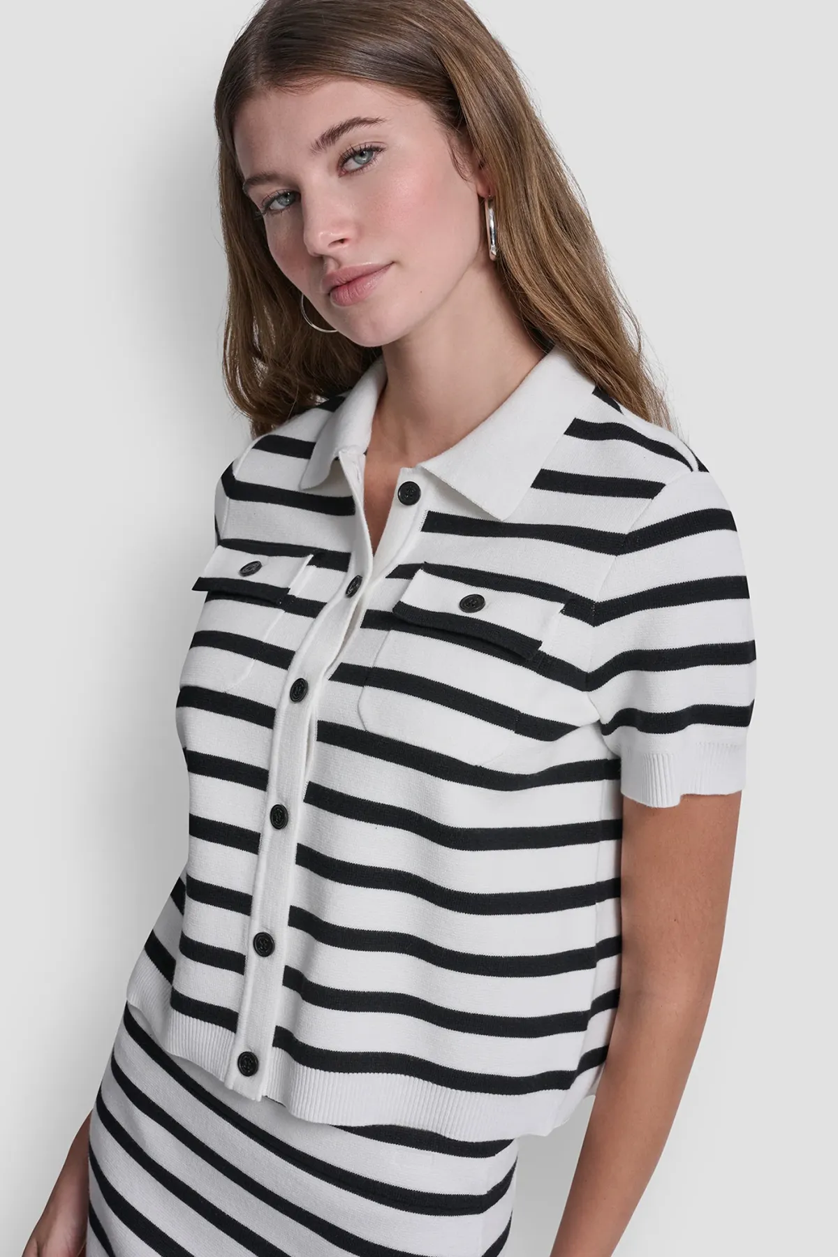 DKNYDJ24825_63_DJ6R0160_IVK_S