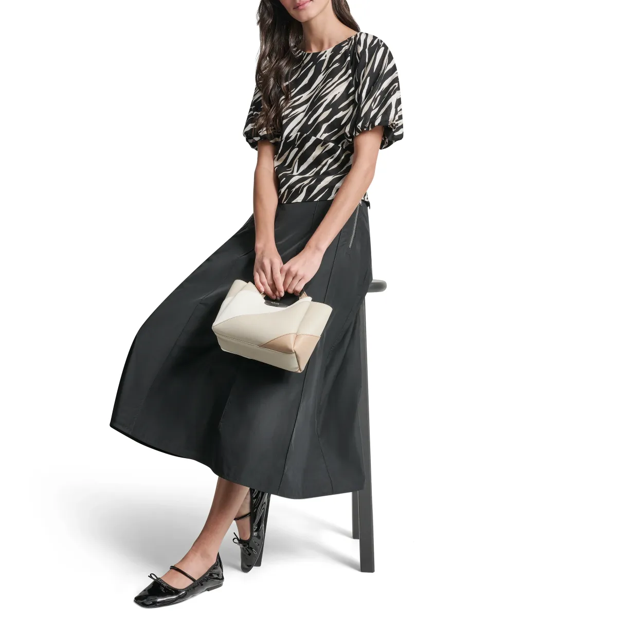 DKNYDW26525_22_P6AN7E11_BLK_ALT5