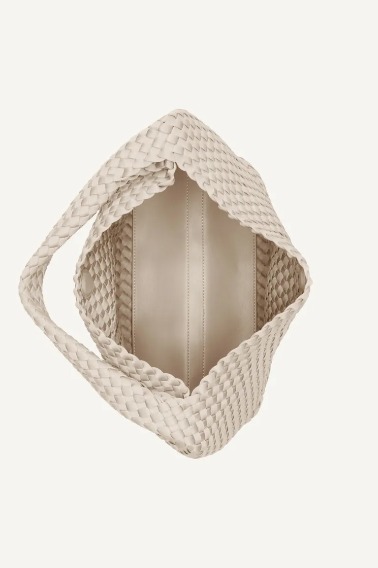 DKNYDH22425_CC_R51AOJ46_LT3_INT