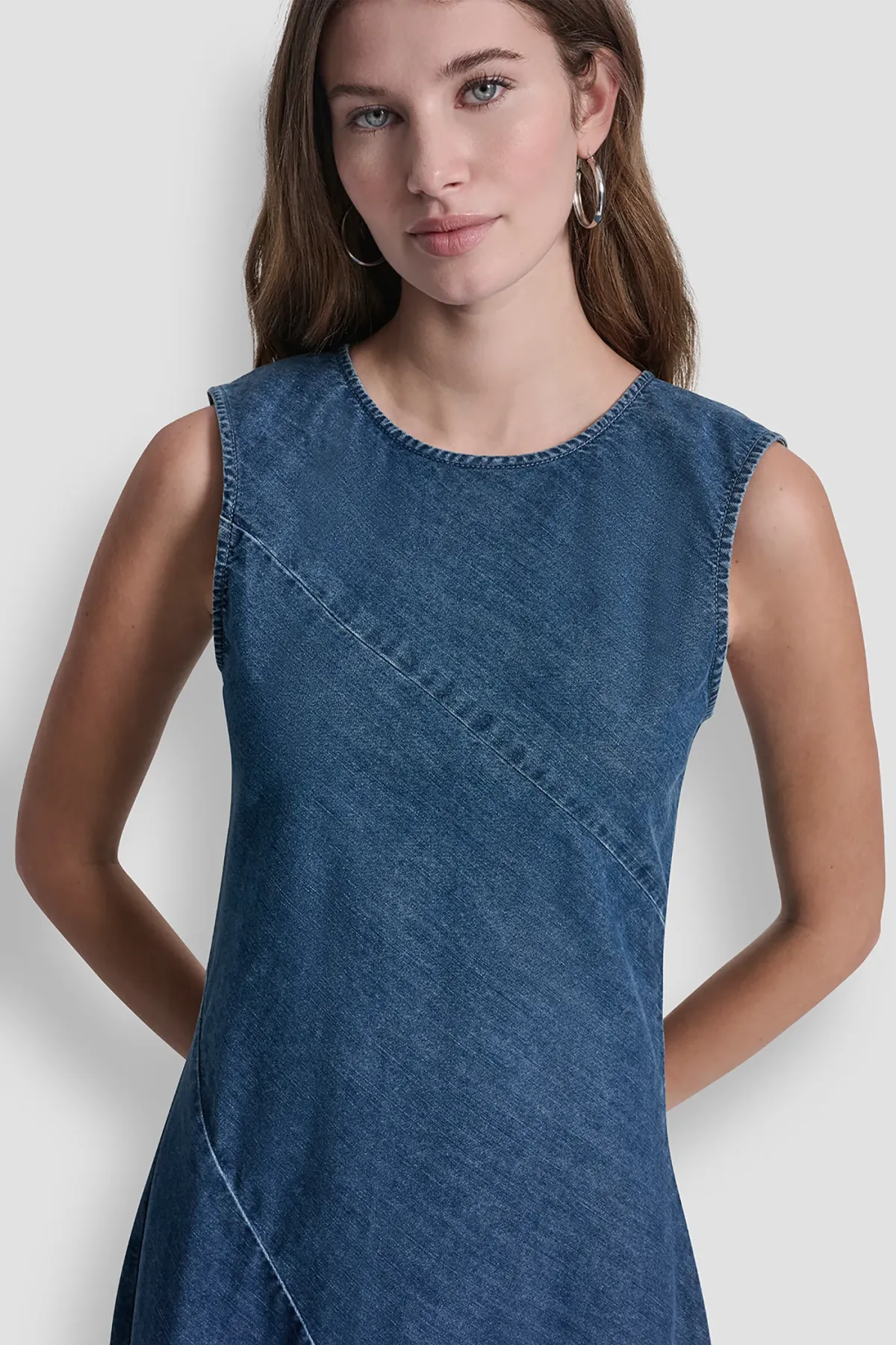 DKNYDJ24825_74_DJ6D9187_B8N_ALT2