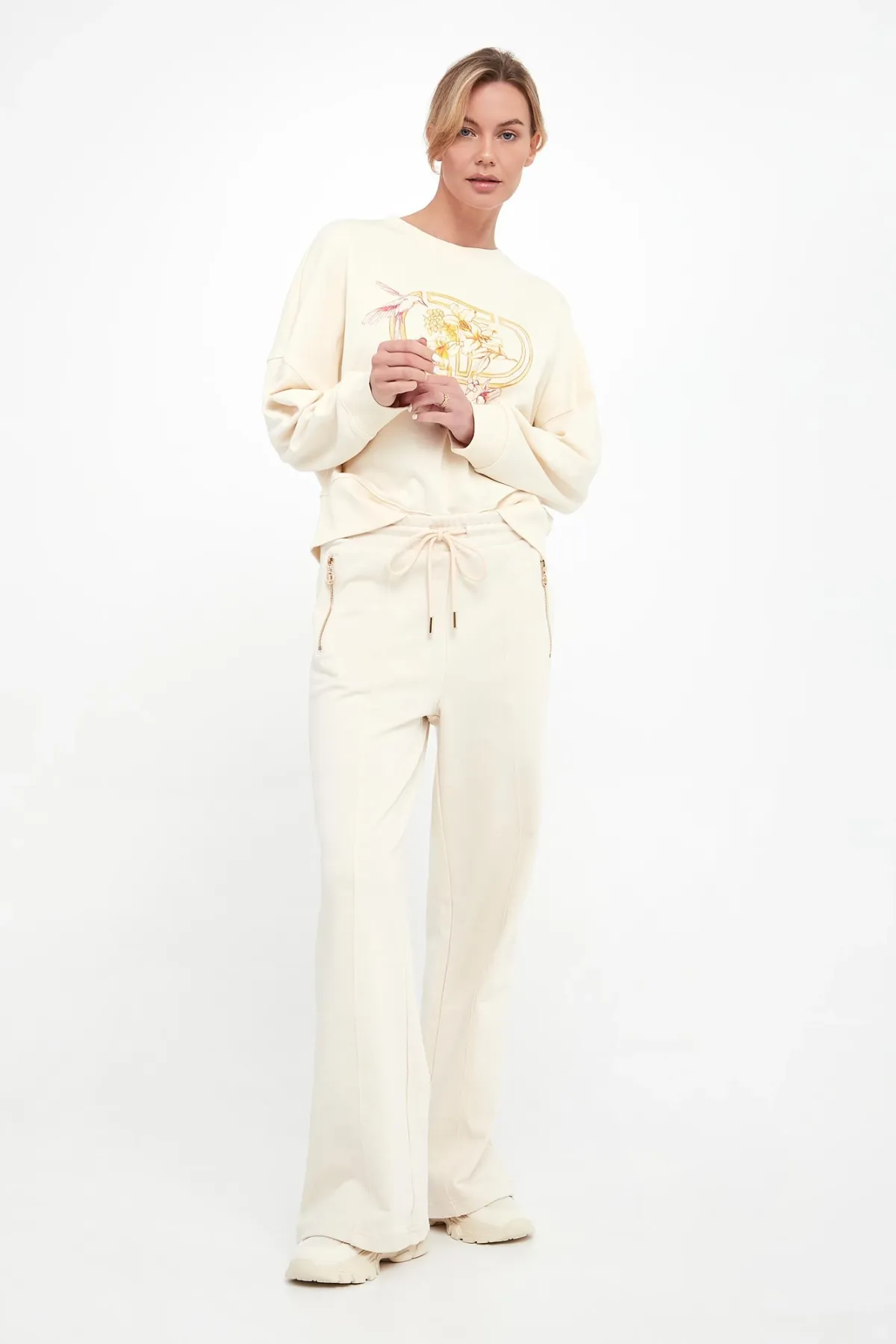 251TP2482 Delicate Beige 1
