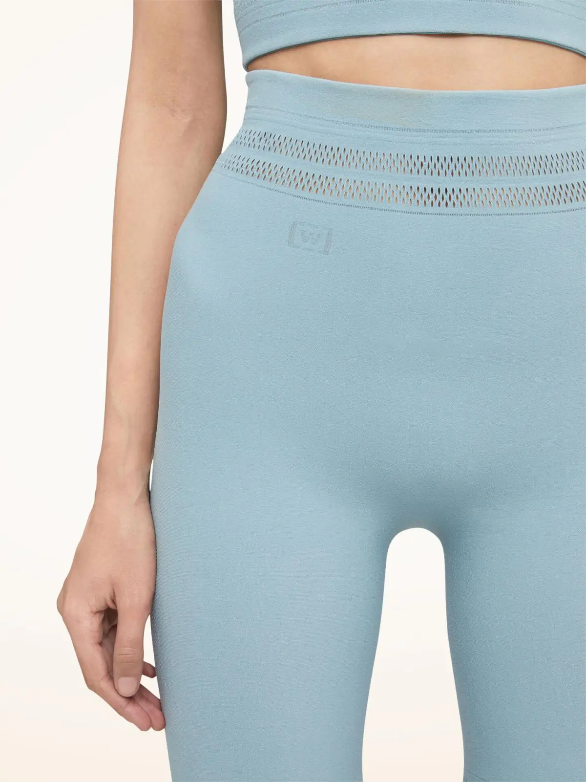 19419_5715_100_004_B_X_B2BL