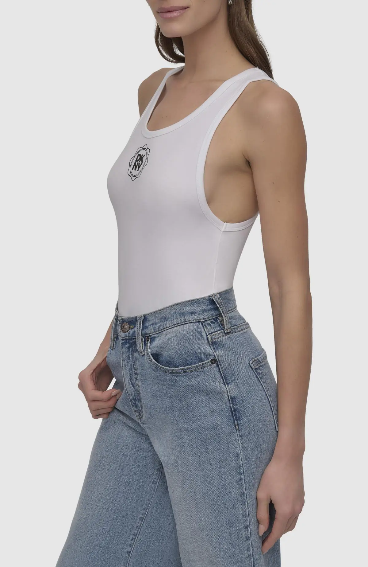 DKNYDJ30424_41_DJ5T1409_WHB_S