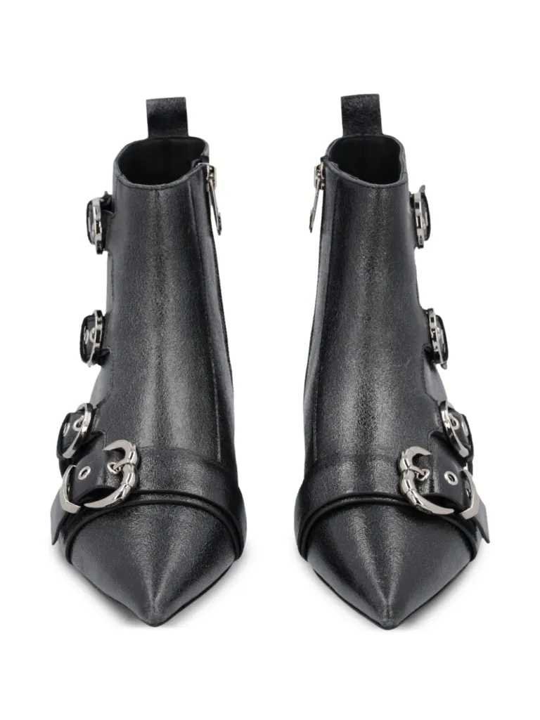 23495114_53670939_1000