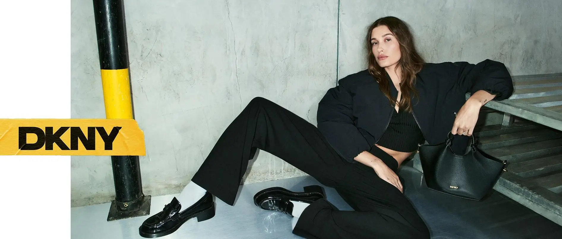 DKNY_FW25_LOOK_08_1920x975